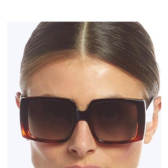 NWT Le Specs Glo Getter Tortoise Sunglasses